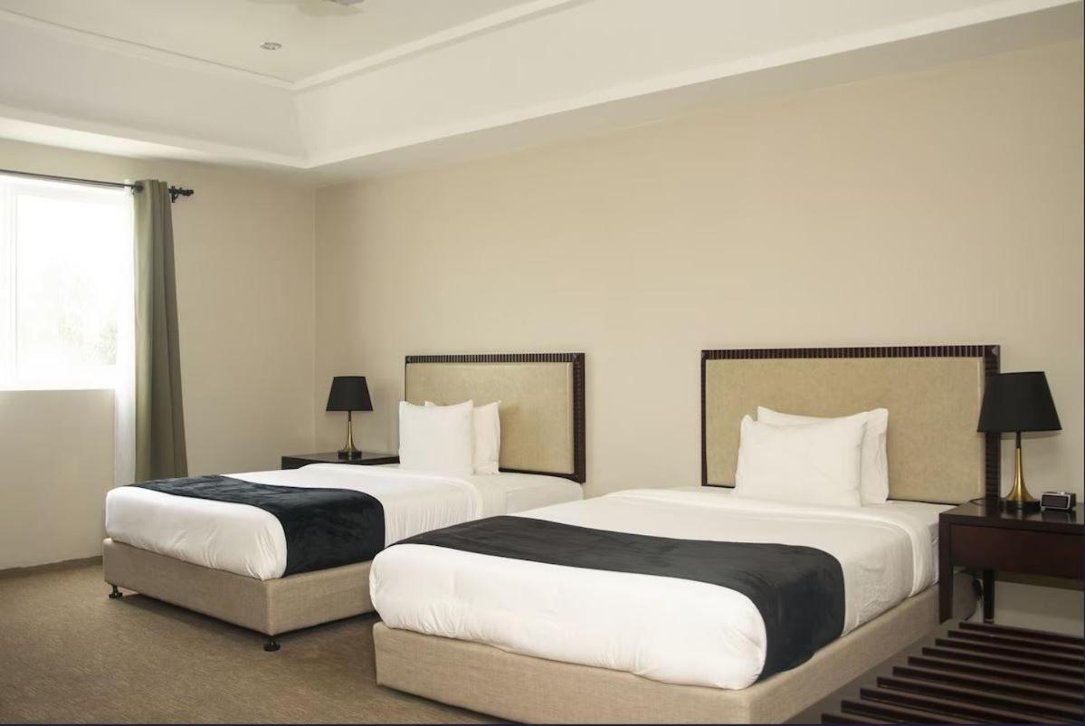 Royal Ambassador Hotel Harbel Exteriér fotografie